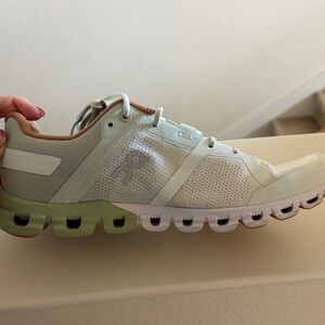 On Running Cloudflow in White and Green